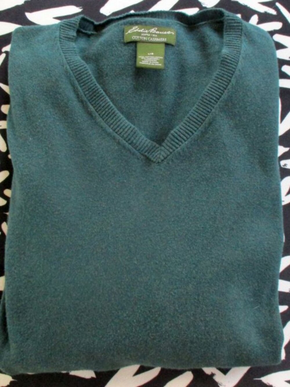 "Eddie Bauer" Cotton/Cashmere V-Neck Luxury SWEATER in Pine Green Man Sz L